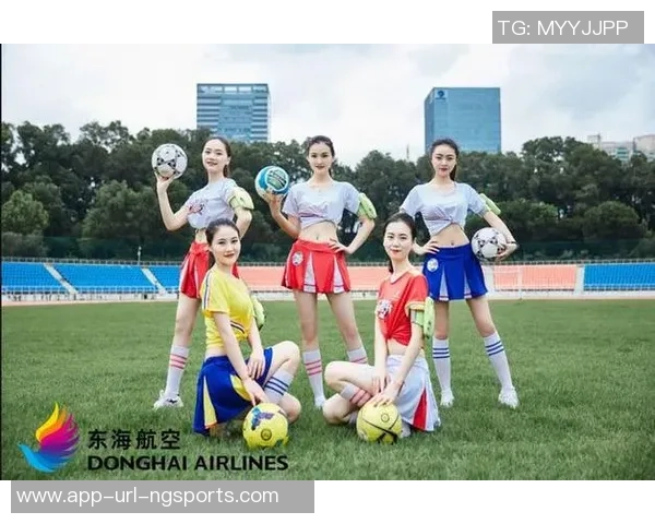 大胆彩绘足球宝贝展现青春活力与艺术魅力的完美结合